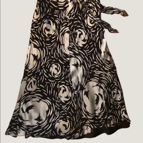 Black and Silver halter dress - Picture 3 of 3